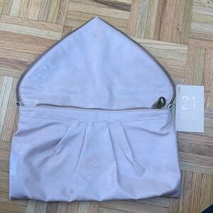 Matt & Nat Envelope Clutch w/ 2 Straps - Soft Pink - Zipper Detail - Unworn!